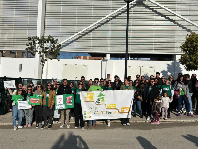 La comunidad educativa de la Marina Alta se moviliza comprometida con la «implicación colectiva y la presión sostenida» 6 Imagen: Movilización educativa en el CEIP Sant Vicent Ferrer de Teulada el 24 marzo 2026