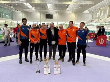 nora ruiz alcazar junto al resto del cuadro tecnico de la seleccion de la comunitat valenciana tras los exitos obtenidos en el campeonato de espana