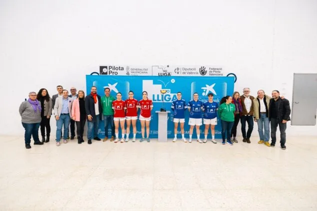 Las pilotaris Fanni, Mireia y Ana del equipo Pedreguer-Rolser logran el subcampeonato de la Lliga CaixaBank 2 Imagen: Equipos de Pilota en la Lliga Caixabank