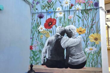 portada el nuevo mural ubicado en la calle vicente gallart de calp con el que el municipio rinde homenaje a sus mayores y a la herencia cultural transmitida