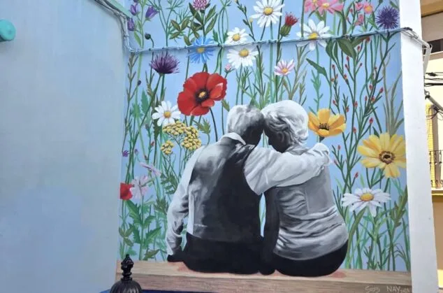 portada el nuevo mural ubicado en la calle vicente gallart de calp con el que el municipio rinde homenaje a sus mayores y a la herencia cultural transmitida