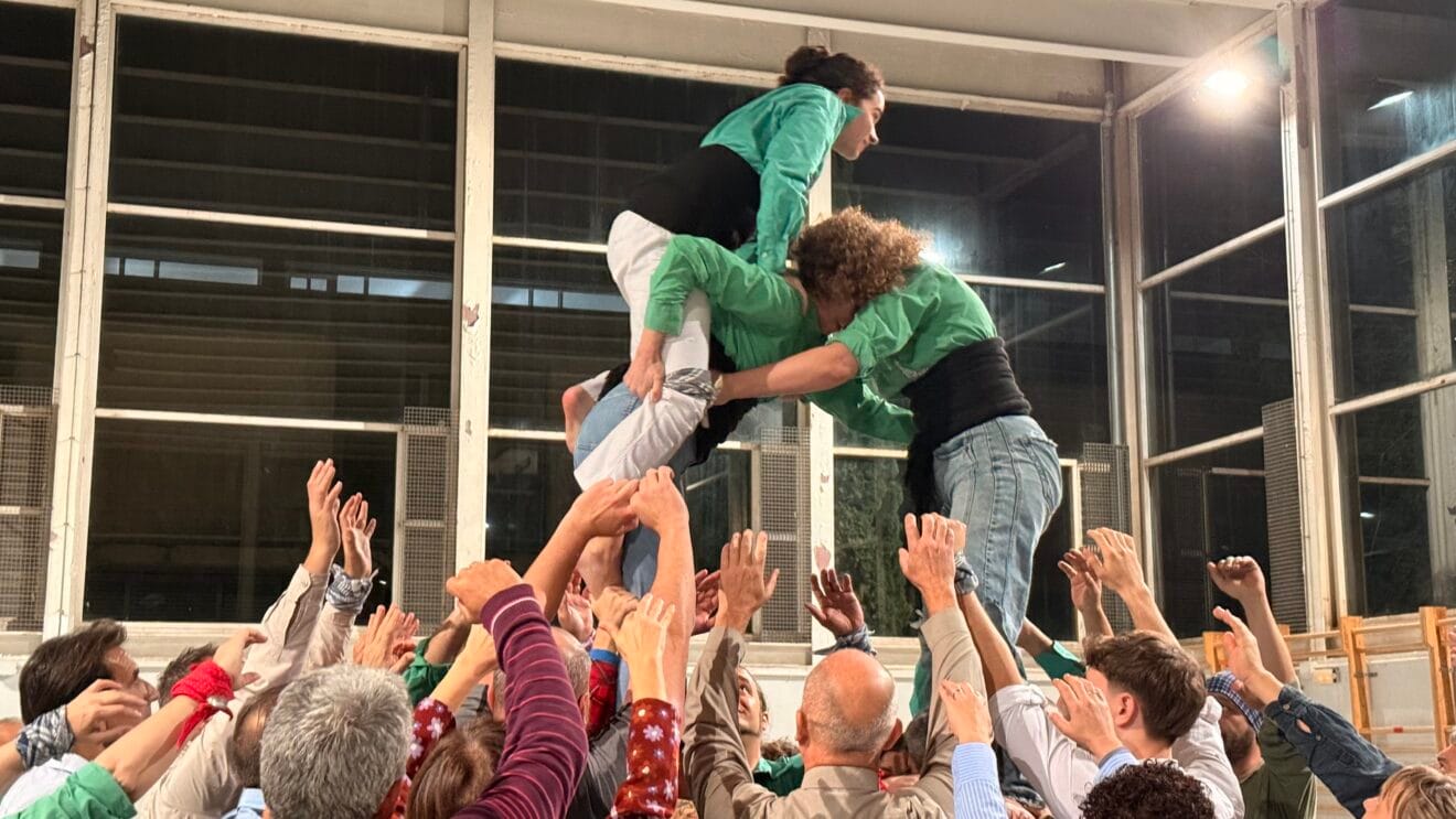Preparación de la Muixeranga de la Marina Alta para su actuación en la Magdalena de Castellón (10)