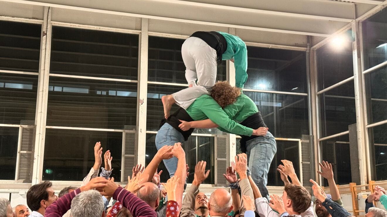 Preparación de la Muixeranga de la Marina Alta para su actuación en la Magdalena de Castellón (11)