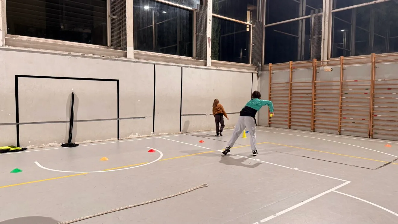 Preparación de la Muixeranga de la Marina Alta para su actuación en la Magdalena de Castellón (13)