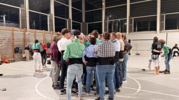 Preparación de la Muixeranga de la Marina Alta para su actuación en la Magdalena de Castellón (14)