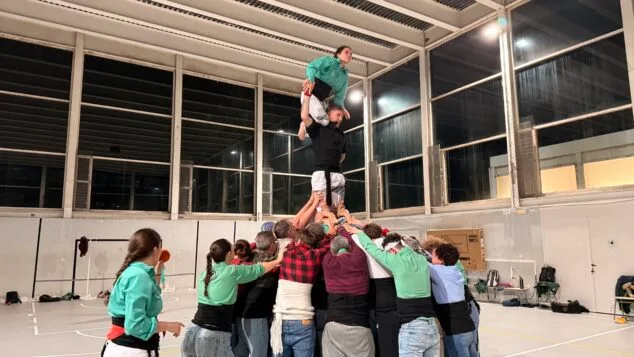 Así se prepara la Muixeranga de la Marina Alta para su actuación en la Magdalena de Castellón 23 preparacion de la muixeranga de la marina alta para su actuacion en la magdalena de castellon 18