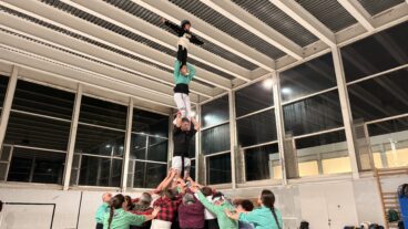 Preparación de la Muixeranga de la Marina Alta para su actuación en la Magdalena de Castellón (22)