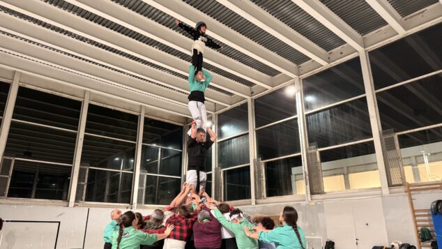 preparacion de la muixeranga de la marina alta para su actuacion en la magdalena de castellon 22