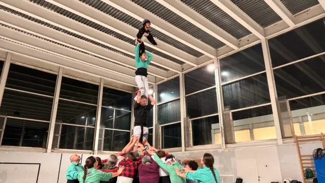 Así se prepara la Muixeranga de la Marina Alta para su actuación en la Magdalena de Castellón 18 preparacion de la muixeranga de la marina alta para su actuacion en la magdalena de castellon 23