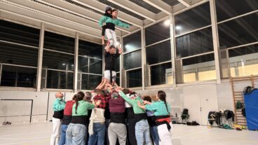 Preparación de la Muixeranga de la Marina Alta para su actuación en la Magdalena de Castellón (26)