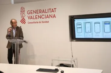 Bernardo Valdivieso presenta la nueva APP GVA+Salut en la Conselleria de Sanidad.