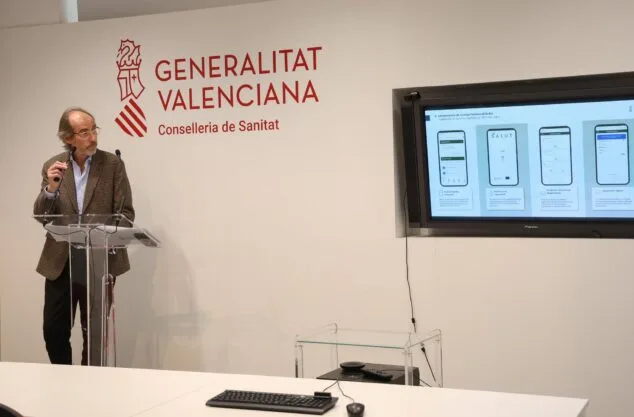 Imagen: Bernardo Valdivieso presenta la nueva APP GVA+Salut en la Conselleria de Sanidad.