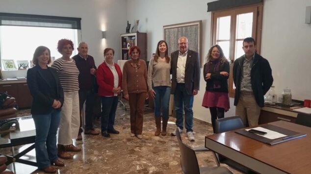 reunion del ayuntamiento de denia con la asociacion de vecinos puente del tollinero