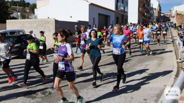 La XXVII Volta Popular de Gata regresa este fin de semana con un exigente recorrido de 9,6 kilómetros 11 salida de corredores en la volta popular de gata en 2025