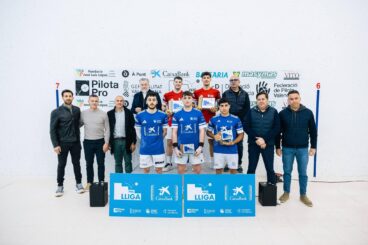 Foto de familia de los campeones y subcampeones de la Liga CaixaBank de Raspall Pro2 en Guadassuar