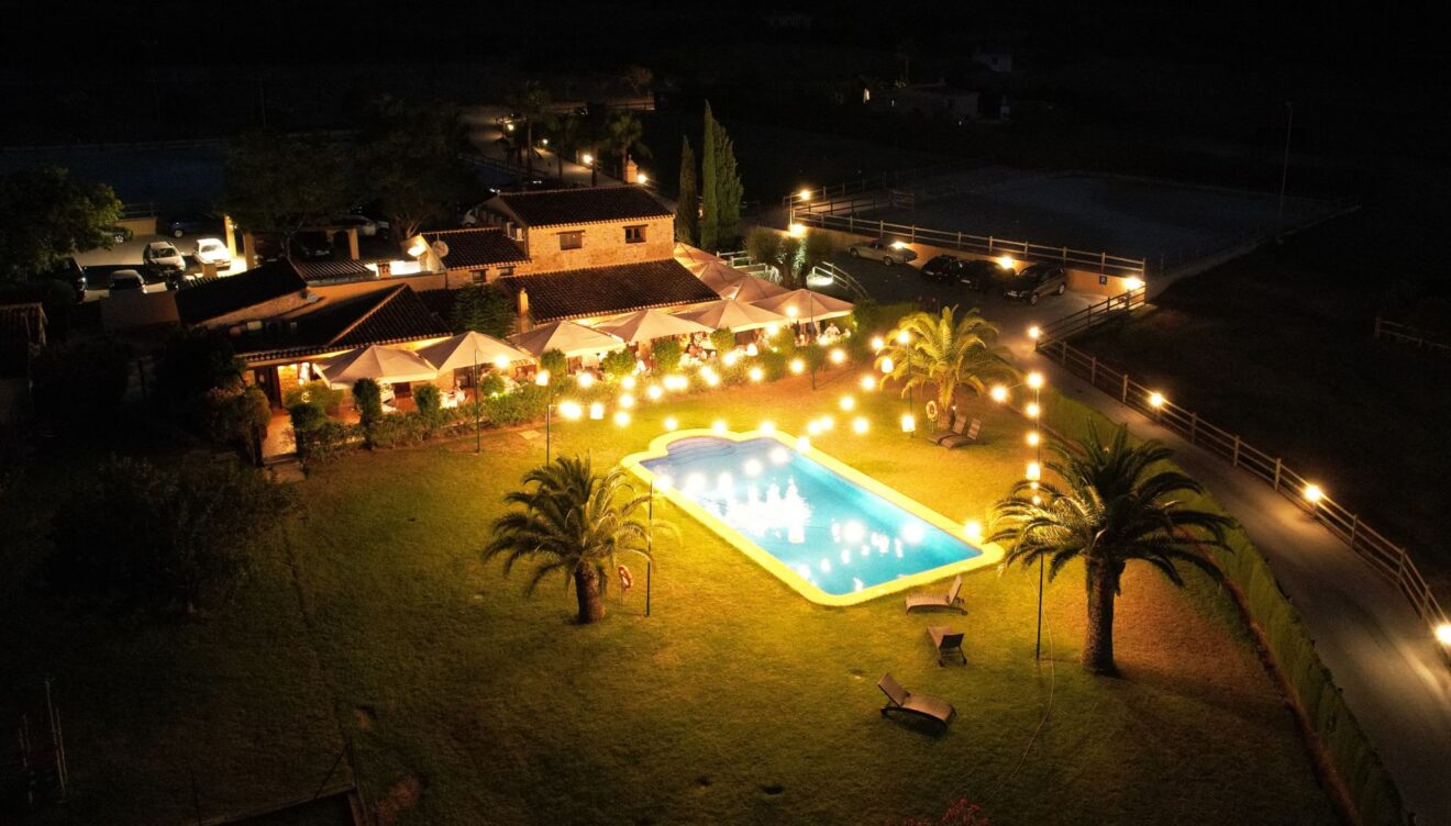 Vall de Cavall al caer la noche, un escenario perfecto para una cena especial