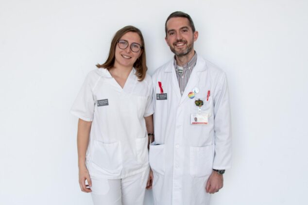 Imagen: Carlos de Andrés David y Carla Pérez Server, profesionales del Hospital de Dénia
