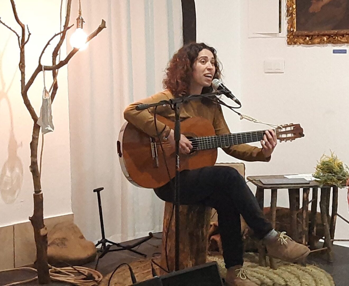 Xiomara Abello durante su actuación el pasado viernes en la sede de Ocell, en Ondara