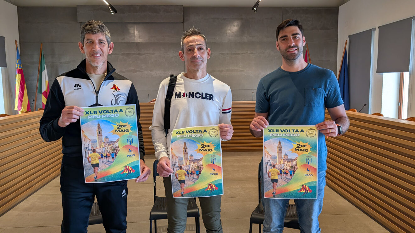 Augusto Ferrandis, Raül Tamarit y Josep Llorca presentan la 42ª Volta a Peu de Pego