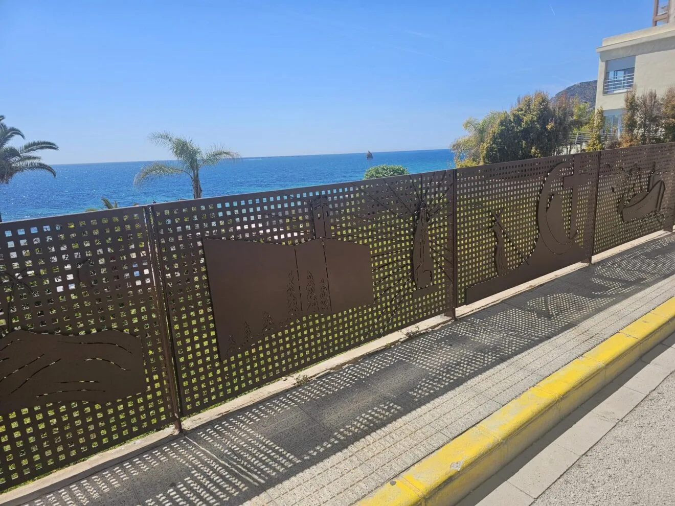 Nueva barandilla artística en Calp de Toni Marí