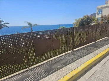 Nueva barandilla artística en Calp de Toni Marí