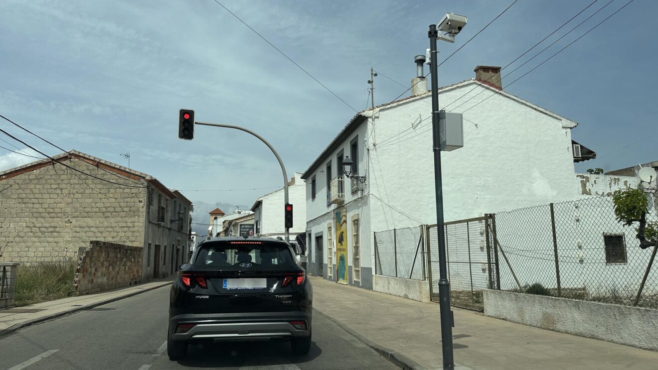 Punto de control de semáforo rojo en Els Poblets