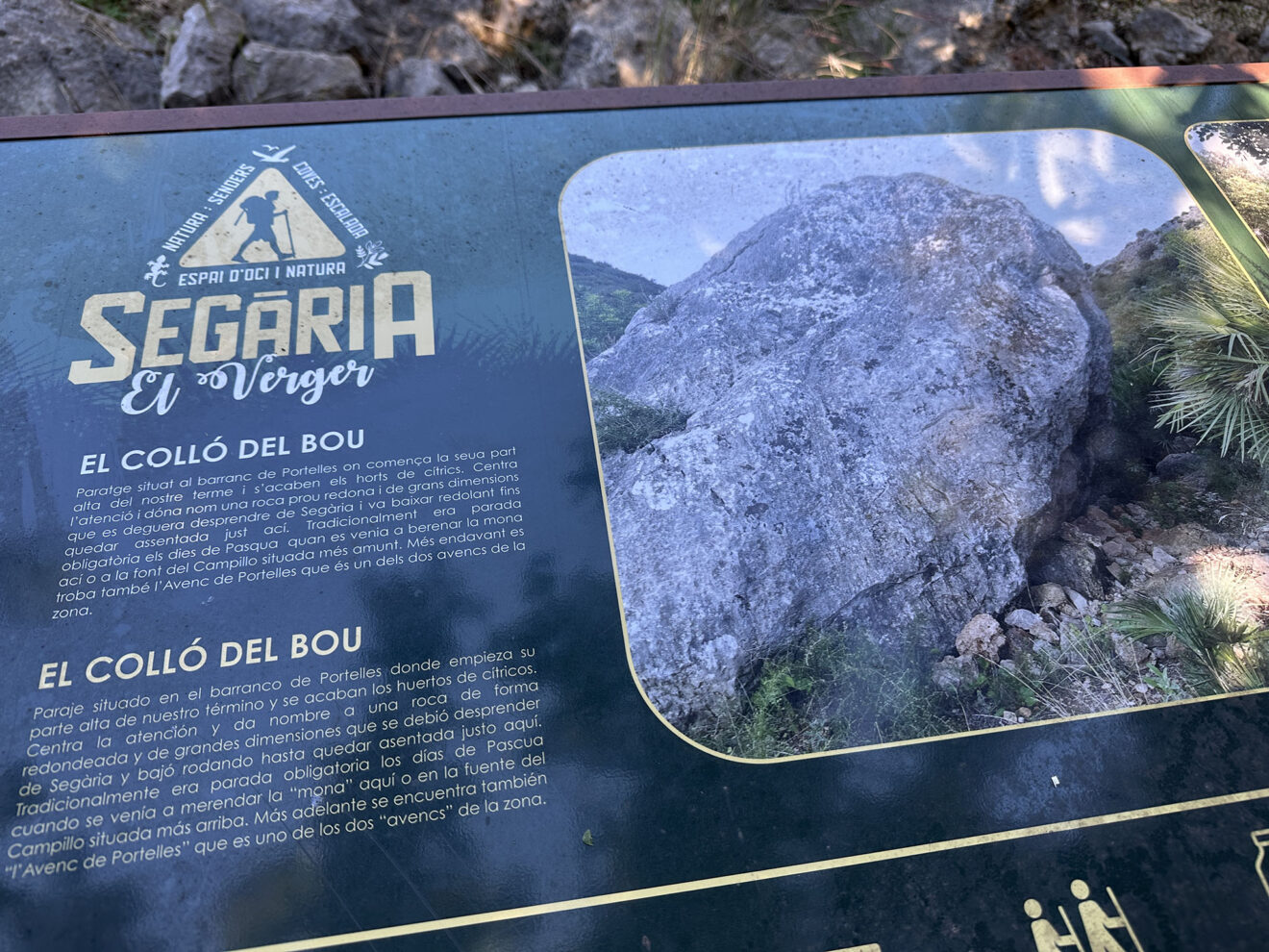 Cartel informativo con la descripción del Colló del Bou