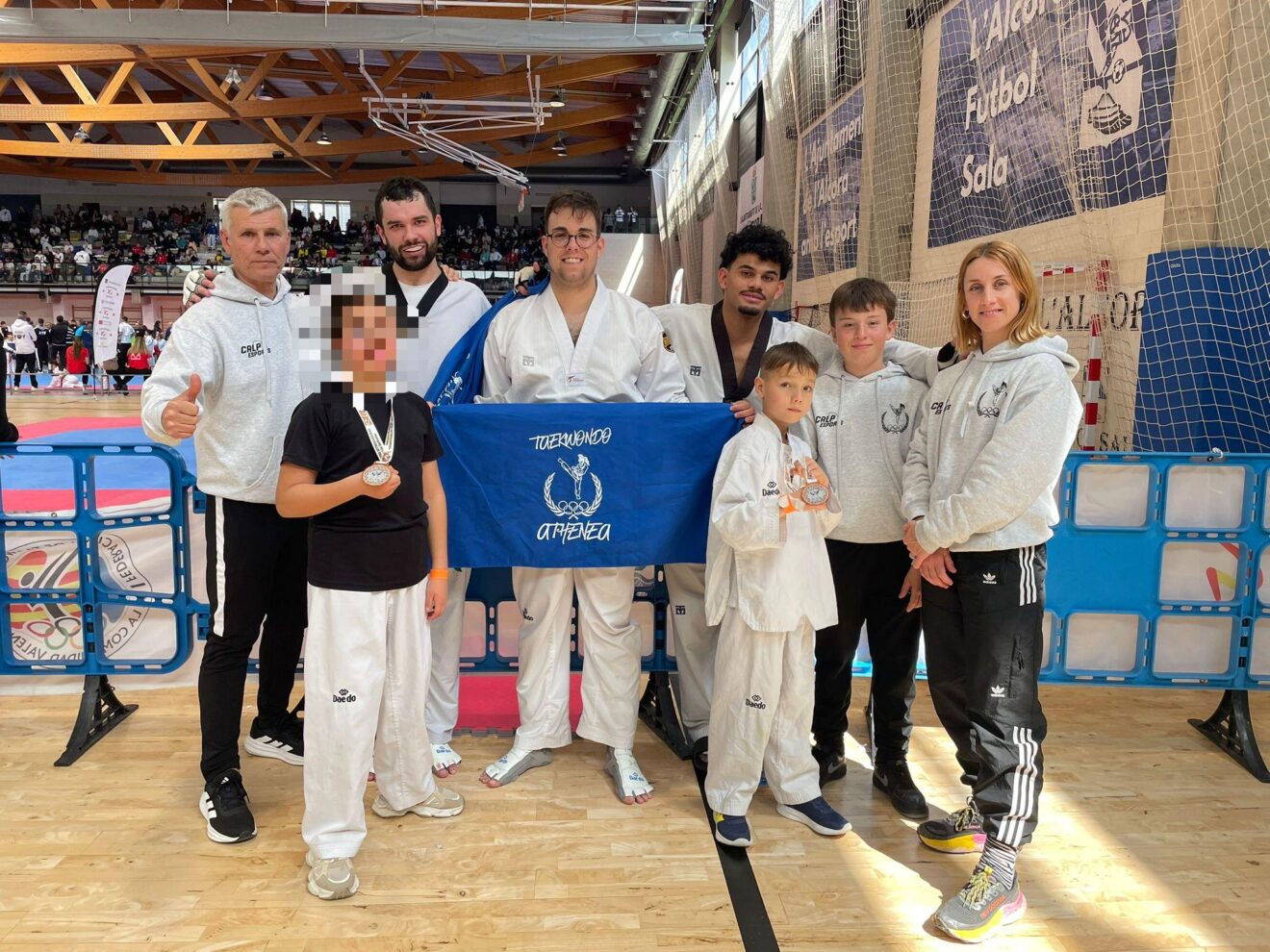 El equipo del Club de Taekwondo Athenea de Calp en el Open de L'Alcora.