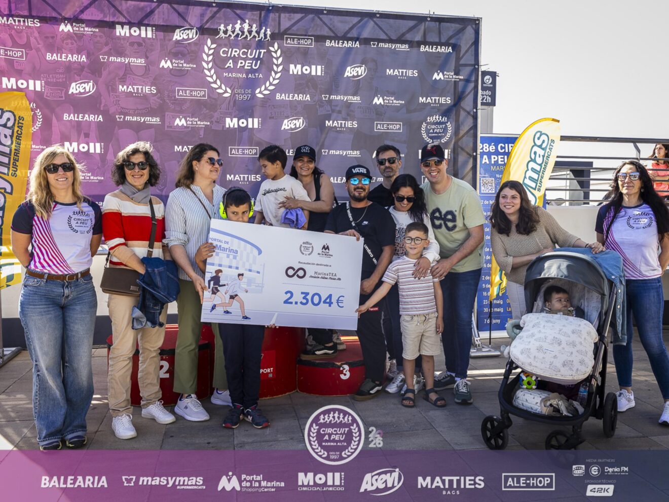 Entrega del donativo solidario a MarinaTEA