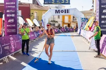 Eri Yonamine gana la XVIII Volta a Peu El Verger