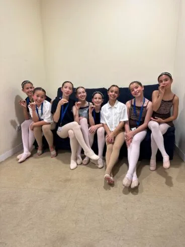 Grupo de danza Beauty Essence, ganadoras en La Pointe