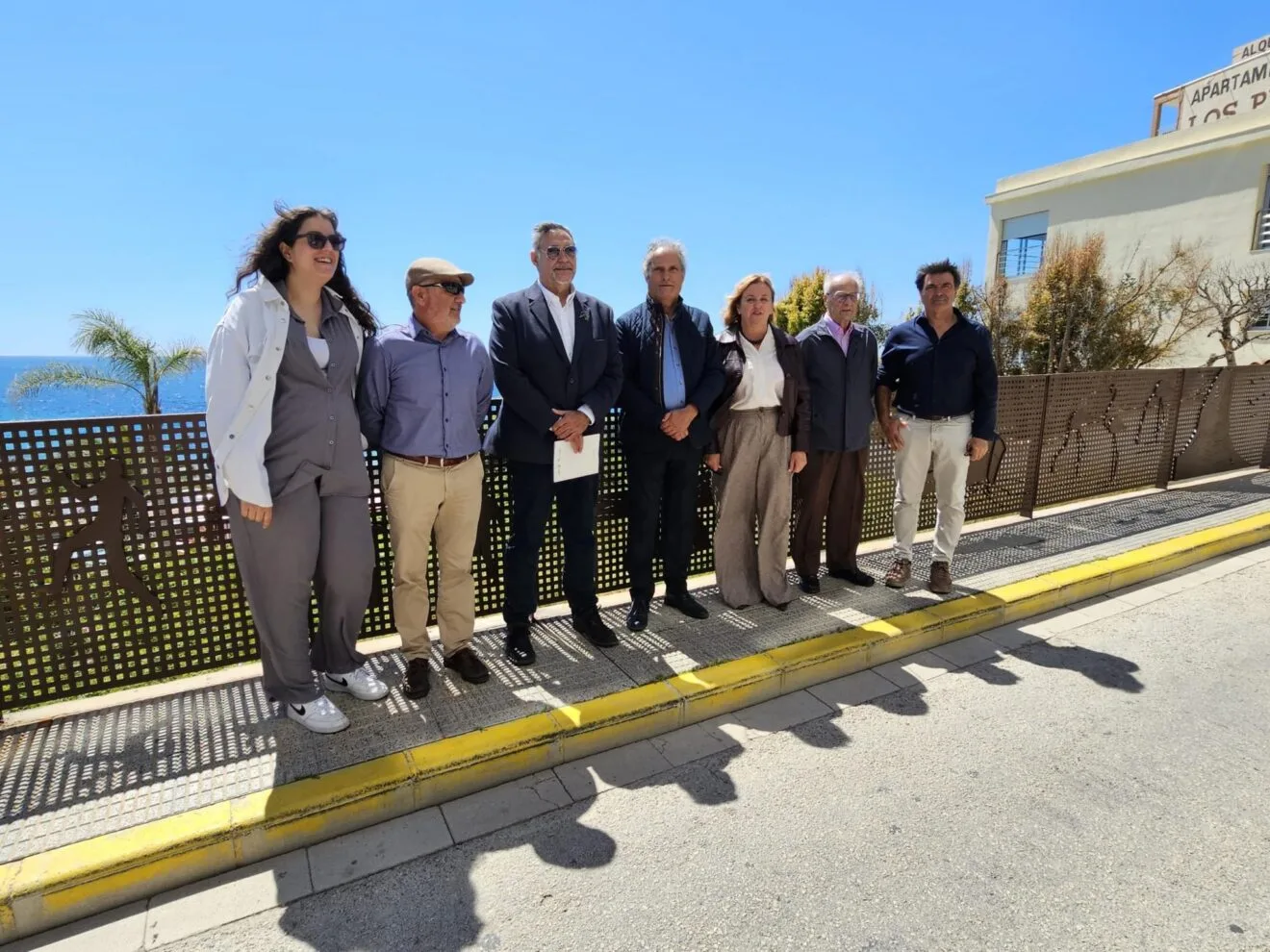 Inauguración de la nueva barandilla artística de Toni Marí en Calp