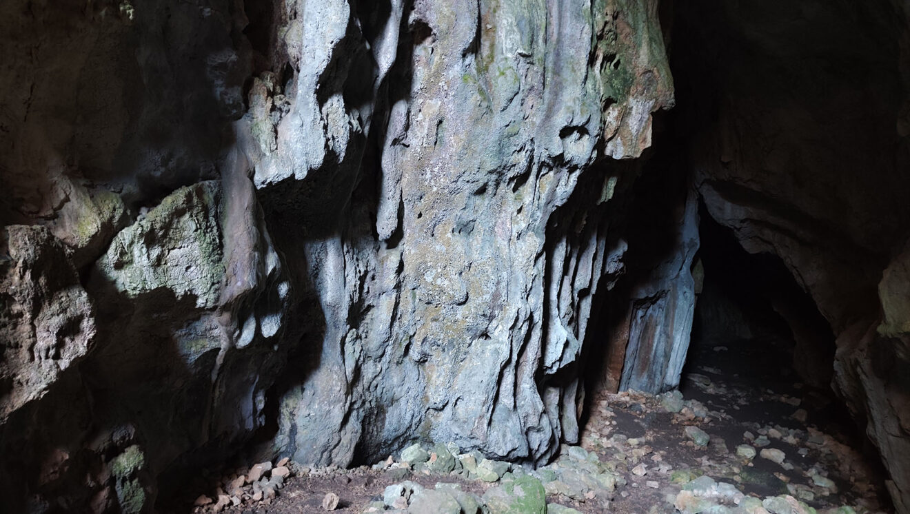 La Cova Bolumini desde el interior