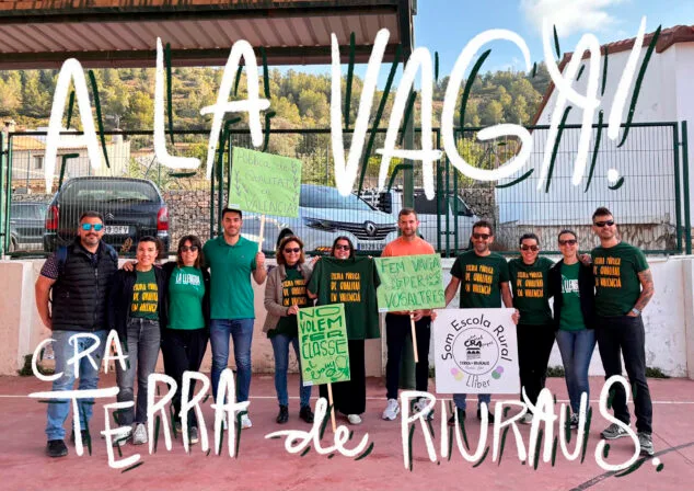 El profesorado de la Marina Alta intensifica las protestas en apoyo al personal administrativo y de atención educativa 7 Imagen: Movilización educativa en el CRA Terra de Riuraus de Llíber el 30 de abril de 2026