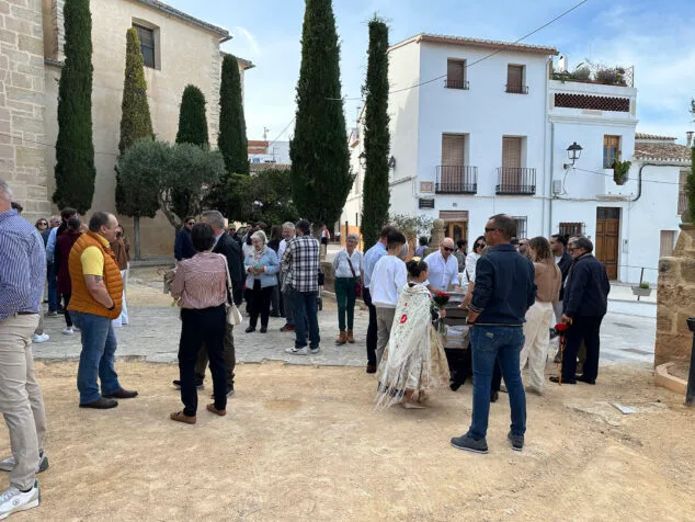Benissa cubre con un espectacular manto de flores a su patrona la Puríssima Xiqueta 7 ofrenda a la purissima xiqueta de benissa en fiestas 2026 03