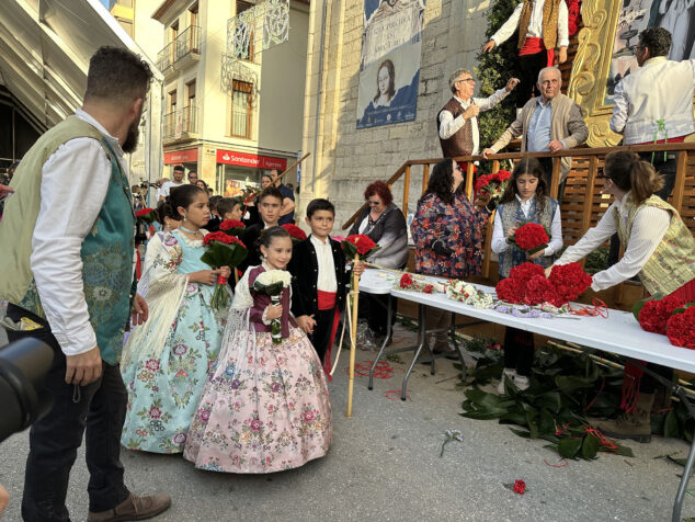 ofrenda a la purissima xiqueta de benissa en fiestas 2026 106