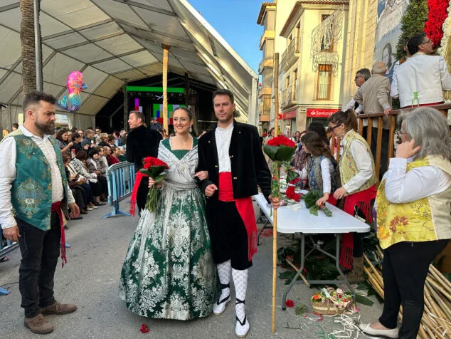Benissa cubre con un espectacular manto de flores a su patrona la Puríssima Xiqueta 129 ofrenda a la purissima xiqueta de benissa en fiestas 2026 125