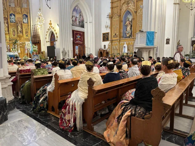 Benissa cubre con un espectacular manto de flores a su patrona la Puríssima Xiqueta 132 ofrenda a la purissima xiqueta de benissa en fiestas 2026 128