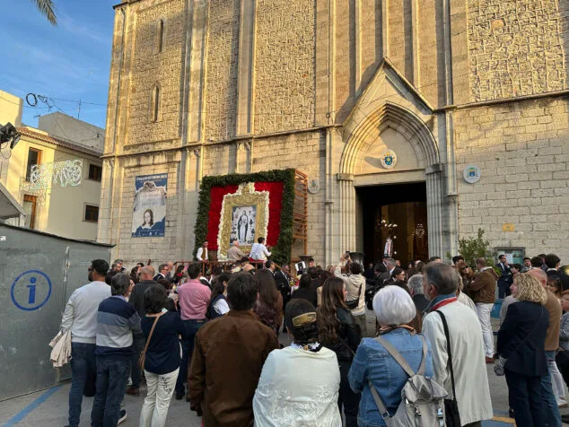 Benissa cubre con un espectacular manto de flores a su patrona la Puríssima Xiqueta 141 ofrenda a la purissima xiqueta de benissa en fiestas 2026 137