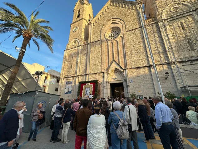 Benissa cubre con un espectacular manto de flores a su patrona la Puríssima Xiqueta 142 ofrenda a la purissima xiqueta de benissa en fiestas 2026 138