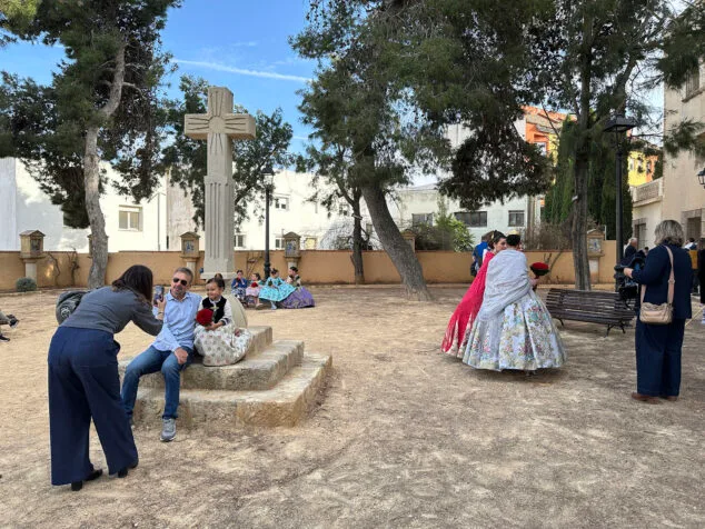 Benissa cubre con un espectacular manto de flores a su patrona la Puríssima Xiqueta 23 ofrenda a la purissima xiqueta de benissa en fiestas 2026 19