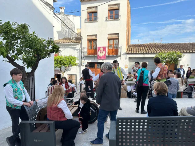 Benissa cubre con un espectacular manto de flores a su patrona la Puríssima Xiqueta 28 ofrenda a la purissima xiqueta de benissa en fiestas 2026 24