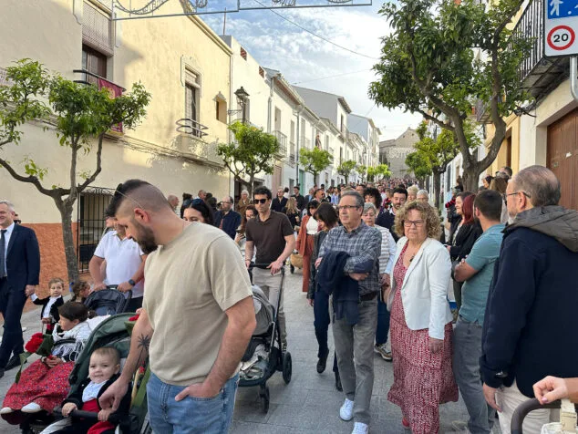 Benissa cubre con un espectacular manto de flores a su patrona la Puríssima Xiqueta 43 ofrenda a la purissima xiqueta de benissa en fiestas 2026 39