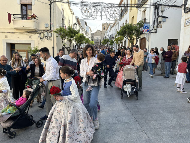 ofrenda a la purissima xiqueta de benissa en fiestas 2026 42