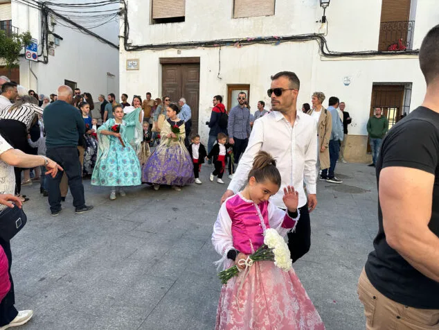 Benissa cubre con un espectacular manto de flores a su patrona la Puríssima Xiqueta 55 ofrenda a la purissima xiqueta de benissa en fiestas 2026 51