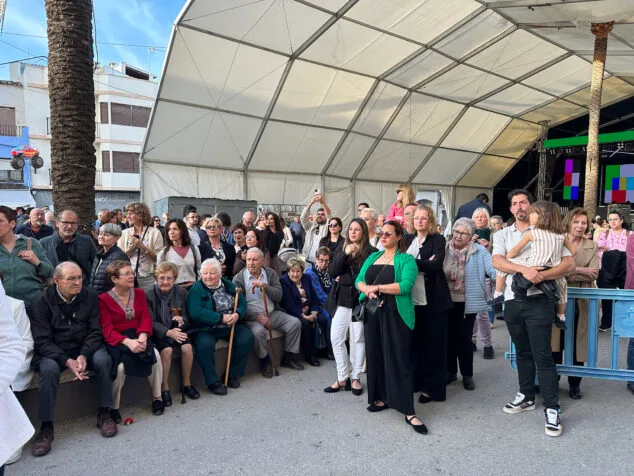 Benissa cubre con un espectacular manto de flores a su patrona la Puríssima Xiqueta 98 ofrenda a la purissima xiqueta de benissa en fiestas 2026 94