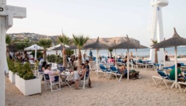 olvidate de madrid y descubre donde se toman los mejores cocteles frente al mar