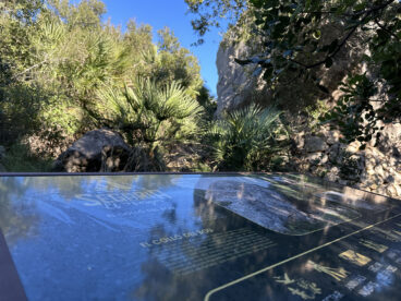 Panel informativo junto al Colló del Bou en el Barranc de Portelles del Verger