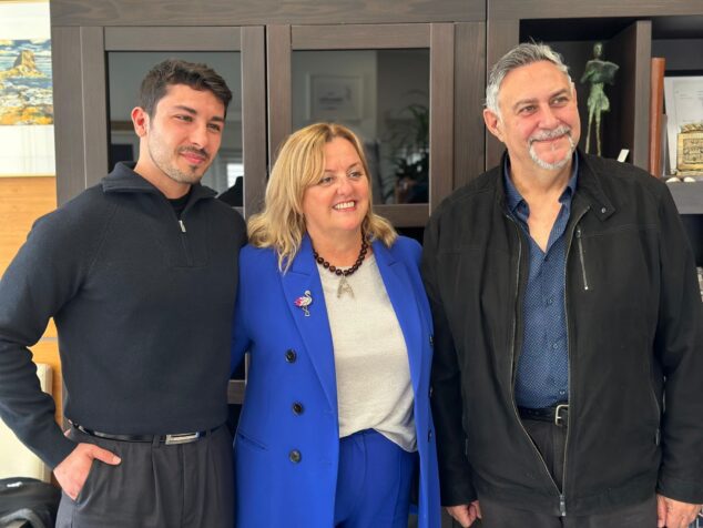 Imagen: Rafael Fernández junto a la alcaldesa de Calp, Ana Sala