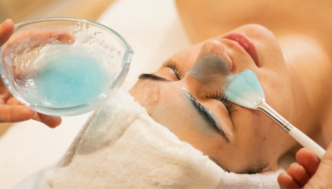 Ritual de bienestar con aceites esenciales y aromaterapia